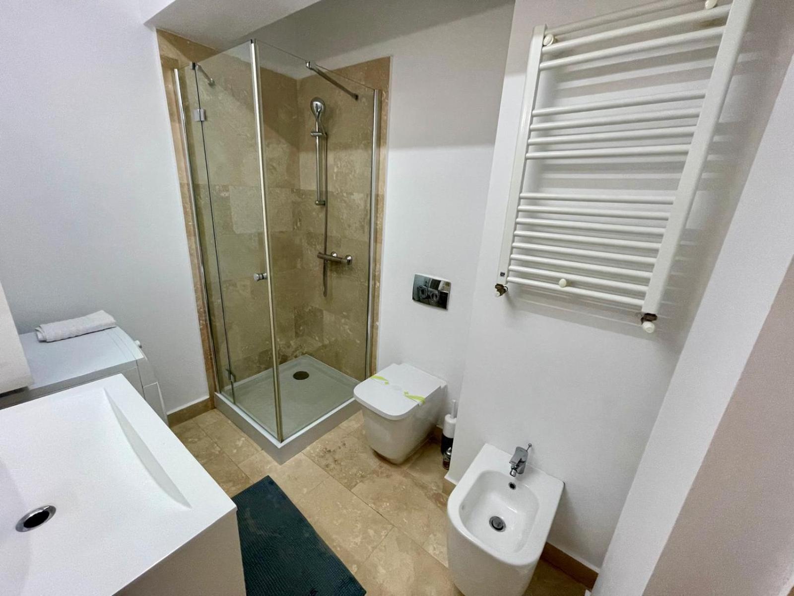 Yamaluxe Apartments - Between The Lakes - Close To Iulius Mall Cluj-Napoca Ngoại thất bức ảnh